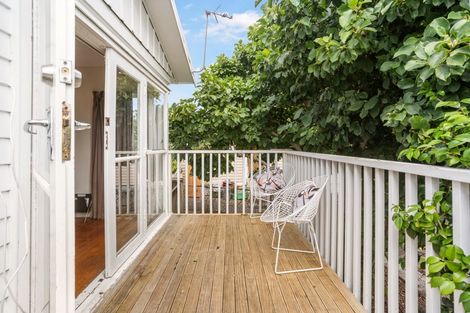 Photo of property in 5 Lendic Avenue, Henderson, Auckland, 0612