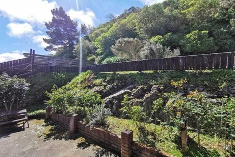 Photo of property in 16 Arahanga Grove, Maupuia, Wellington, 6022