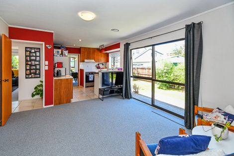 Photo of property in 15 Oakmont Place, Wattle Downs, Auckland, 2103