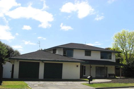 Photo of property in 16 Witbrock Crescent, Burnside, Christchurch, 8053