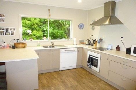 Photo of property in 8 Leybourne Avenue, Waikanae, 5036