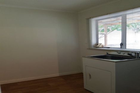 Photo of property in 26 Claverdon Drive, Massey, Auckland, 0614