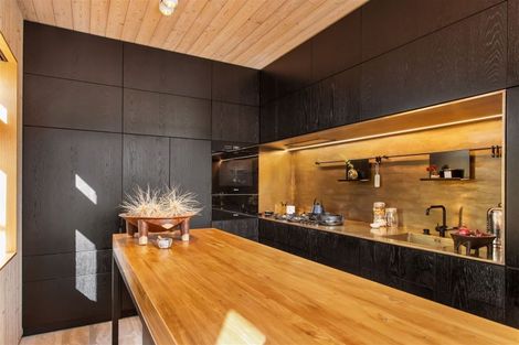 Photo of property in 8 Menzies Street, Sumner, Christchurch, 8081