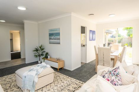 Photo of property in 5 Greta Banks Place, Wattle Downs, Auckland, 2103