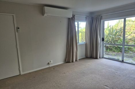 Photo of property in 2 Lexington Drive, Botany Downs, Auckland, 2010