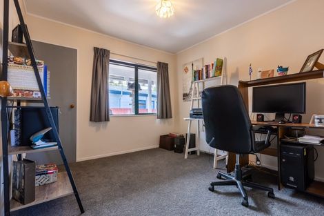 Photo of property in 5 Caulfield Place, Nawton, Hamilton, 3200