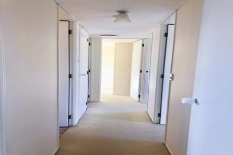 Photo of property in 2/21 Sarajevo Place, Massey, Auckland, 0614