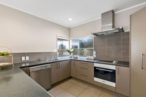 Photo of property in 1/26 Centorian Drive, Windsor Park, Auckland, 0632