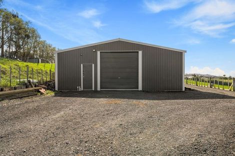 Photo of property in 2712 South Head Road, South Head, Helensville, 0874