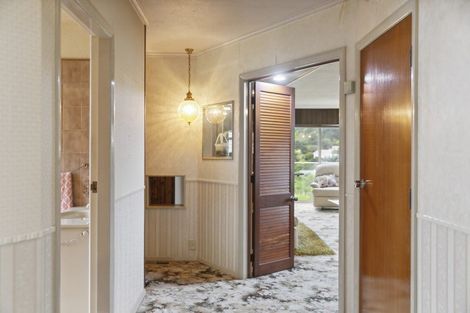 Photo of property in 103 Churchill Drive, Crofton Downs, Wellington, 6035