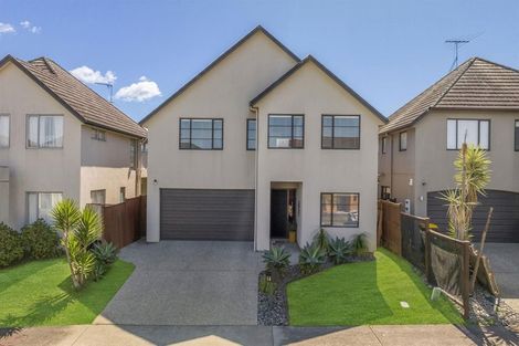 Photo of property in 14 Heidi Crescent, Flat Bush, Auckland, 2016