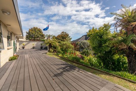 Photo of property in 15 Monarch Place, Paraparaumu Beach, Paraparaumu, 5032