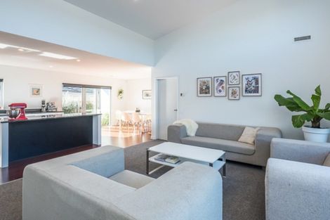 Photo of property in 4 Hana Udy Place, Paraparaumu Beach, Paraparaumu, 5032