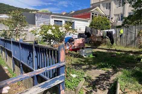 Photo of property in 8 Caroline Street, Mount Victoria, Wellington, 6011