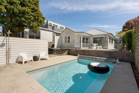Photo of property in 71 Oceanview Road, Mount Maunganui, 3116