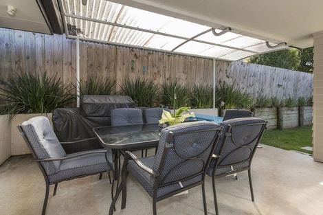 Photo of property in 13a Poto Street, Te Atatu South, Auckland, 0610