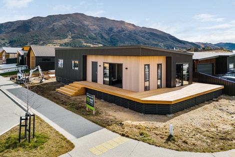 Photo of property in 32 Dunn Street, Lake Hawea, 9382