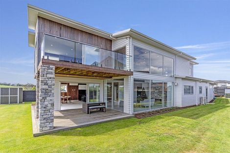 Photo of property in 88 Hayfield Way, Karaka, Papakura, 2113