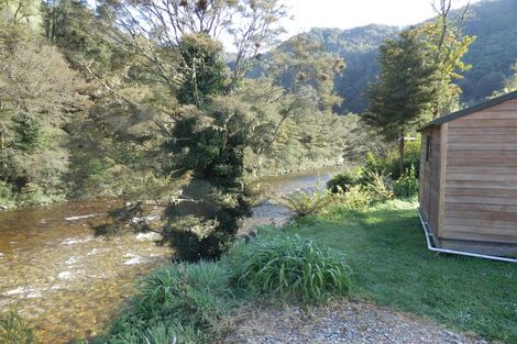 Photo of property in 27 Andersen Street, Blacks Point, Reefton, 7830
