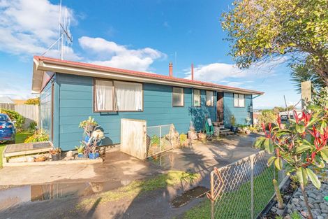 Photo of property in 15 Waitote Street, Castlecliff, Whanganui, 4501