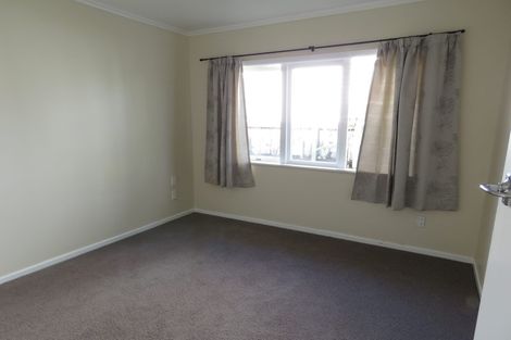 Photo of property in 21 Savoy Road, Glen Eden, Auckland, 0602