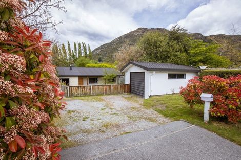 Photo of property in 44 Remarkables Crescent, Frankton, Queenstown, 9300