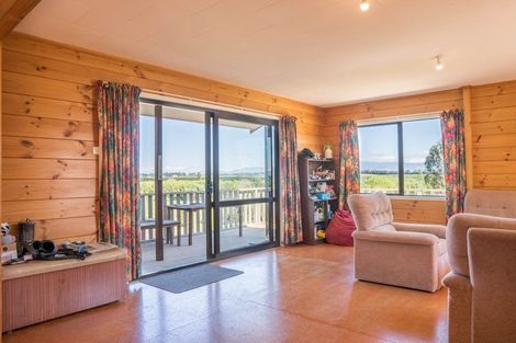 Photo of property in 811 Te Whiti Road, Te Whiti, Masterton, 5884
