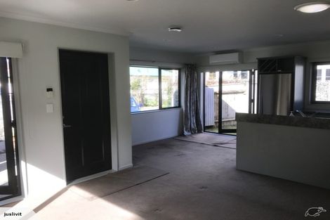 Photo of property in 17a Raumati Terrace, Khandallah, Wellington, 6035