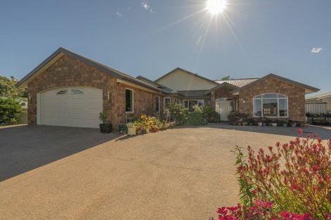 Photo of property in 38 Motukorure Parade, Cooks Beach, Whitianga, 3591