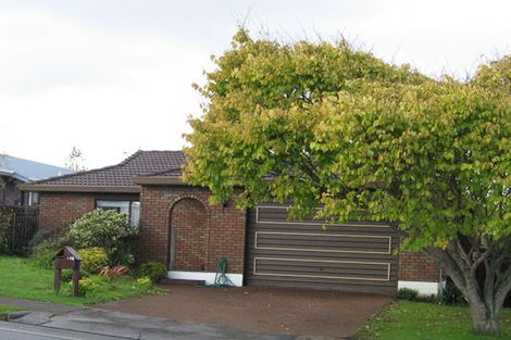 Photo of property in 148 Botany Road, Botany Downs, Auckland, 2010