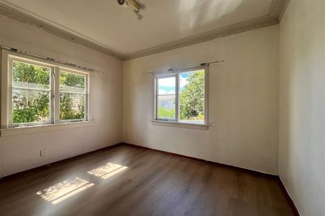 Photo of property in 39 Cambridge Terrace, Papatoetoe, Auckland, 2025