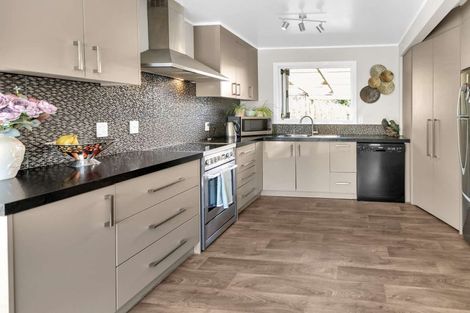 Photo of property in 10 Bay Grove, Pukehangi, Rotorua, 3015