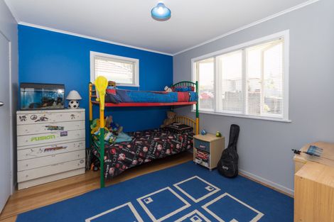 Photo of property in 18 Orchard Rise, Rosehill, Papakura, 2113