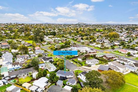 Photo of property in 17 Nan Place, Pakuranga Heights, Auckland, 2010