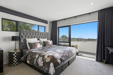 Photo of property in 22a Eastcliffe Road, Castor Bay, Auckland, 0620