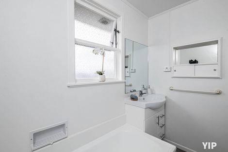 Photo of property in 11 Lenox Grove, Johnsonville, Wellington, 6037