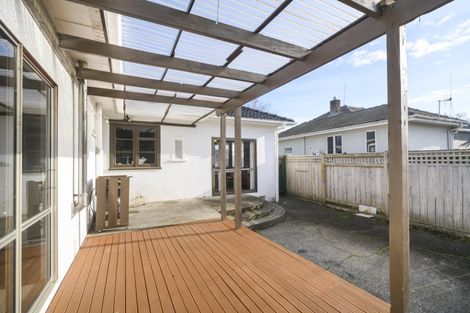 Photo of property in 19 Franklin Avenue, Hokowhitu, Palmerston North, 4410