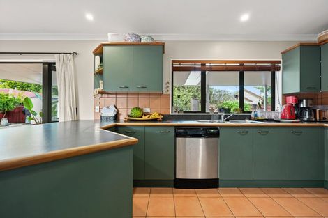 Photo of property in 6 Fencourt Place, Rototuna North, Hamilton, 3210