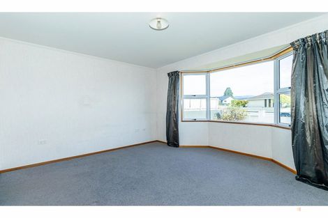 Photo of property in 19 Timaru Road, Waimate, 7924