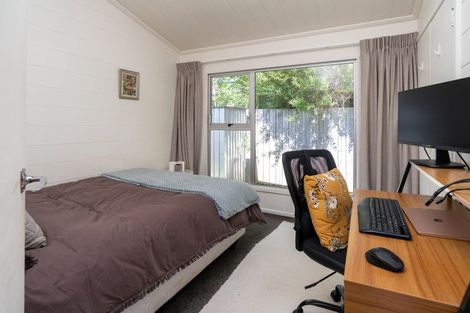 Photo of property in 13 Thurleigh Grove, Karori, Wellington, 6012