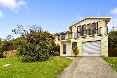 Photo of property in 58 Chapman Street, Newlands, Wellington, 6037