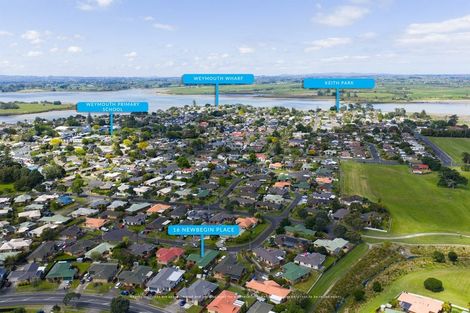 Photo of property in 16 Newbegin Place, Weymouth, Auckland, 2103