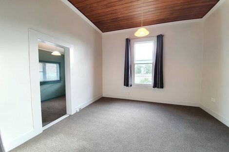 Photo of property in 38 Knowles Street, Terrace End, Palmerston North, 4410
