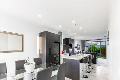 Photo of property in 16 Purchas Hill Drive, Stonefields, Auckland, 1072