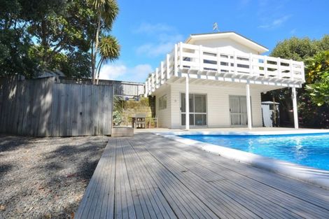 Photo of property in 1 Island View Terrace, Waikanae Beach, Waikanae, 5036
