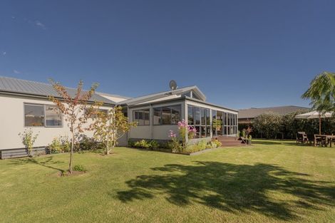 Photo of property in 18 Ringwood Place, Whitianga, 3510