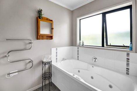 Photo of property in 325a Awai Road, Tarurutangi, New Plymouth, 4372