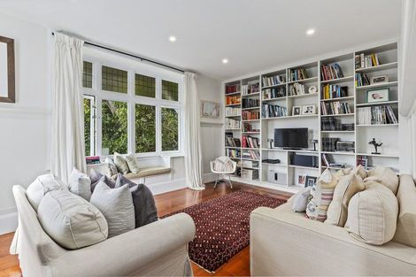 Photo of property in 40 Ngaio Road, Kelburn, Wellington, 6012