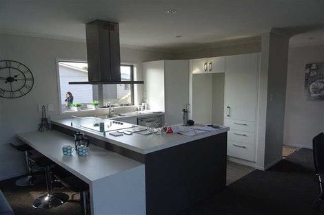 Photo of property in 43 Tuhikaramea Road, Dinsdale, Hamilton, 3204