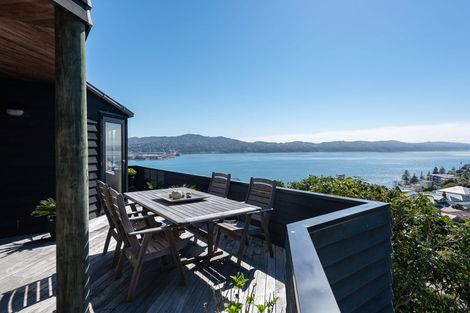 Photo of property in 5 Bayview Terrace, Oriental Bay, Wellington, 6011